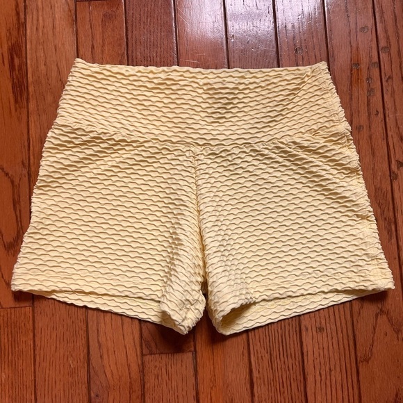 Booty By Brabants CROCO SKIN BOOTY SHORTS pale yellow - Picture 6 of 9